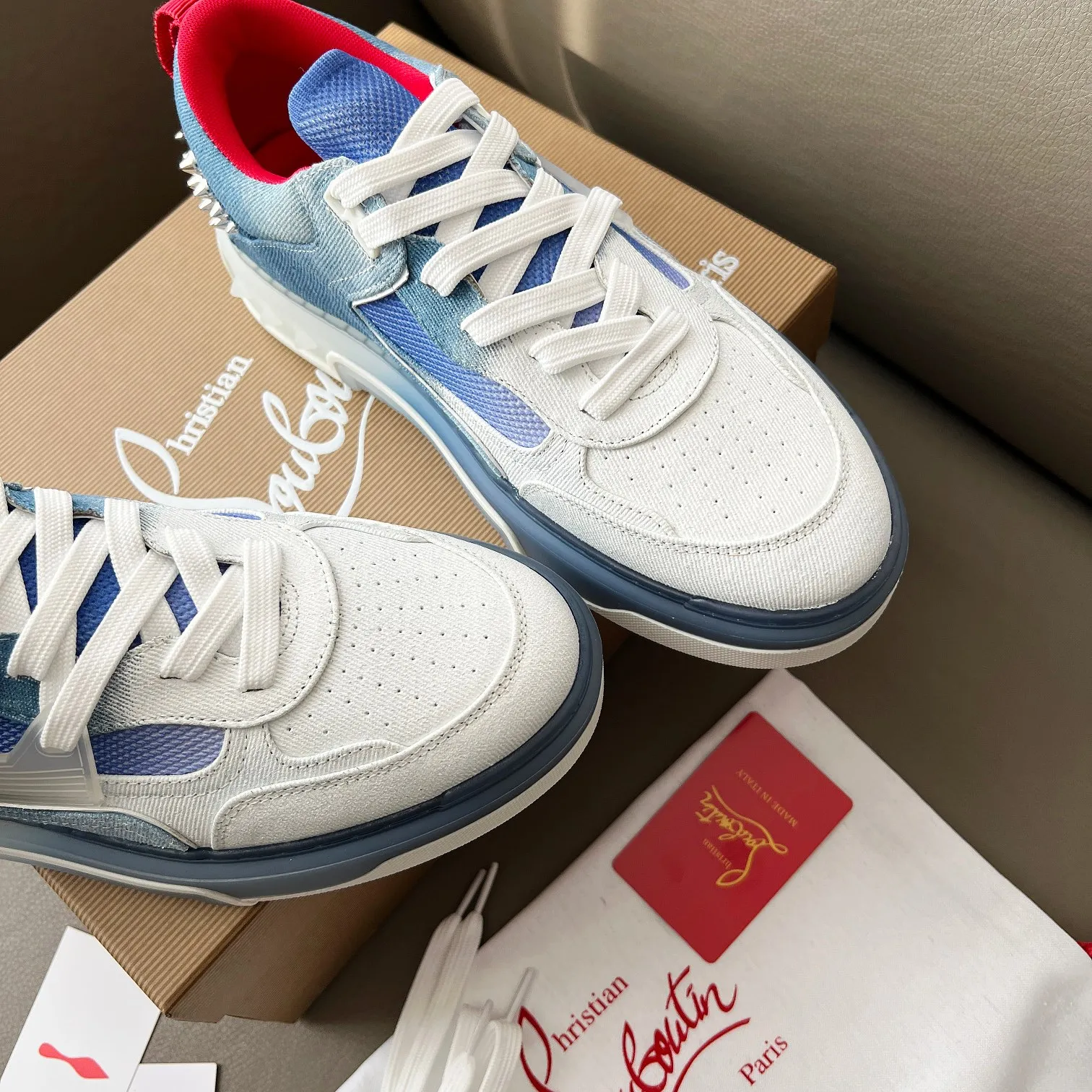 Men's clothing and shoes 💰700! 🌹🌹🌹̋Wang Junkai Yang Mi Xu Kai Zhang Jingyi Ding Chengxin Chen Muchi Wang Ziyi Same style Christian Louboutin 2024 [New product] ASTROLOUBI unisex thick-soled sports shoes red-soled shoes are a perfect fusion of fashion and sports. The fabric is made of imported high-quality washed denim, and the surface is computer printed, and the back is decorated with classic rivets. The interior is blended with a knitted tongue for added durability, breathability and quick-drying comfort. The outsole is made of a combination of EVA foam and imported rubber, and the colorful CL iconic letters on the side of the outsole show the brand's unique style. It is a ceiling-level comfortable skate shoe! ! ! Multiple colors available, women’s sizes 35--40, men’s sizes 39--44 (45 customized)